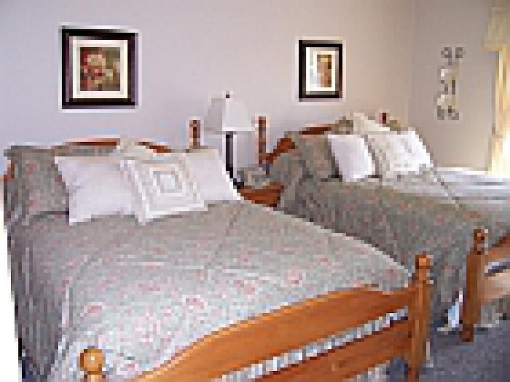 Standard Quadruple Room, Ensuite (Arthur Room 6)