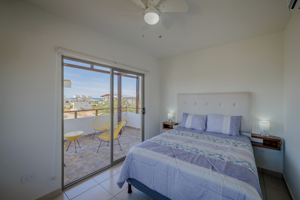 Signature House, 1 Bedroom, Balcony photo 3