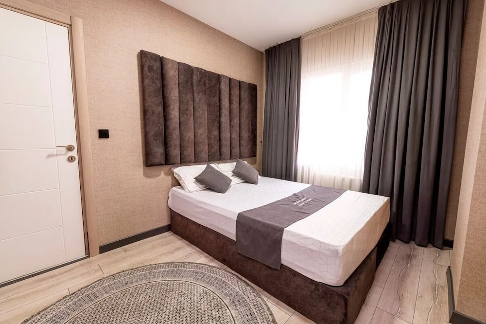 Luxury Suite