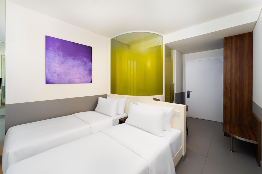 Room, 2 Twin Beds, City View - Photo 2