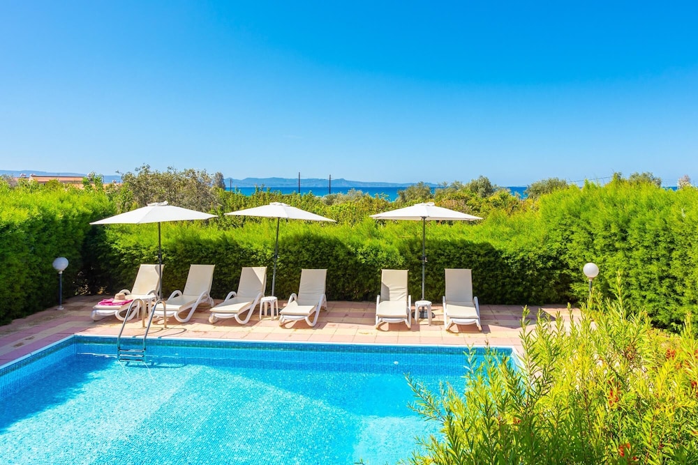 Villa photo 3