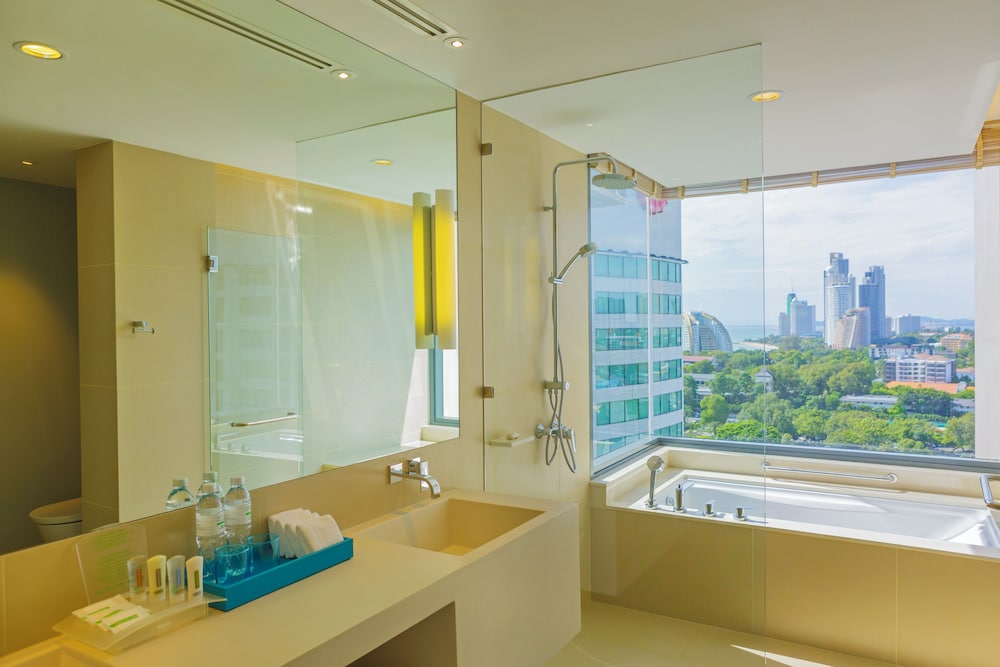 Premium Room, 1 King Bed, Club Lounge Access (Executive Tower)