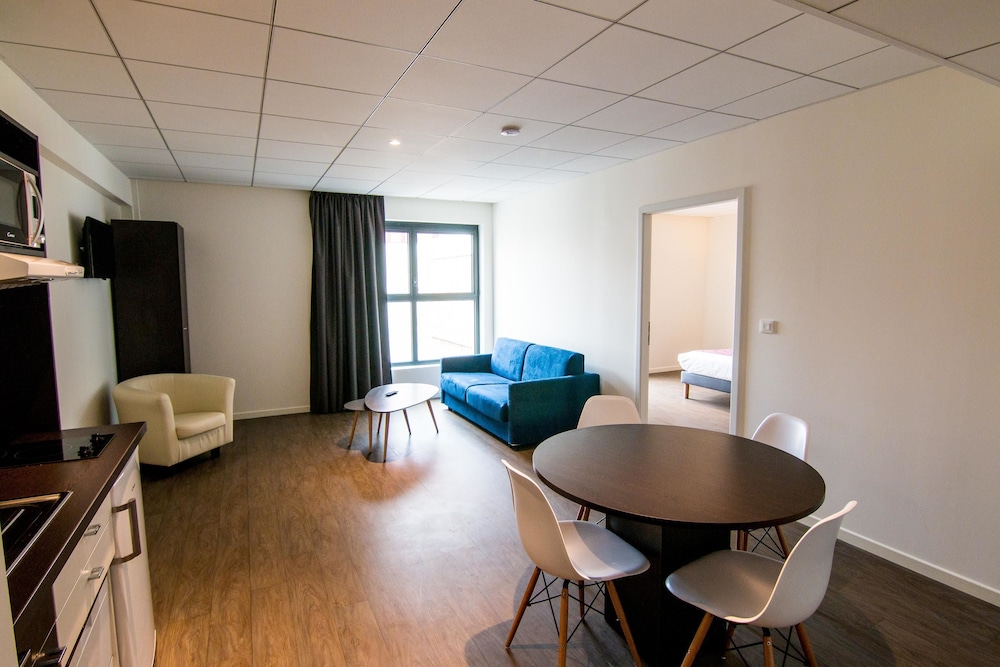 Room, 1 Bedroom, Kitchenette (2 Single Beds And 1 Sofa Bed)