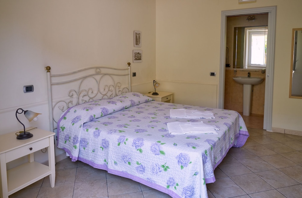 House, 2 Bedrooms, Terrace, Garden View