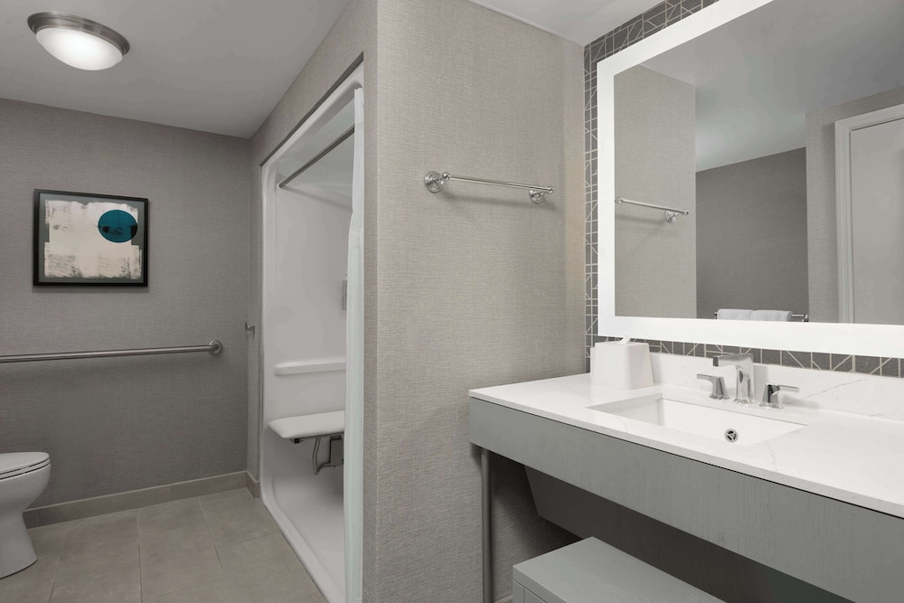 Standard Suite, Accessible, Non Smoking - Photo 1