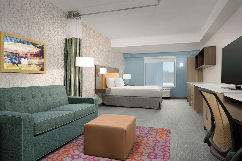 Studio, 1 King Bed, Accessible, Bathtub (Mobility & Hearing) photo 3