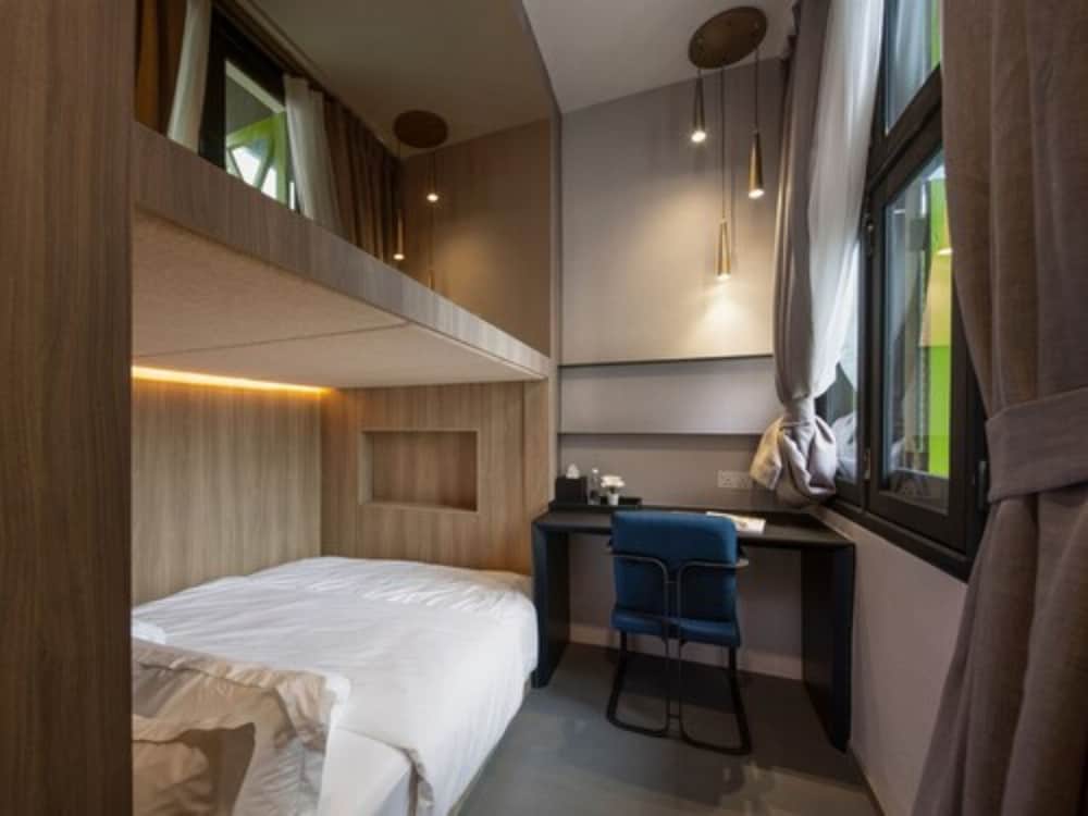 Cabin S, Window, Shared Bathroom