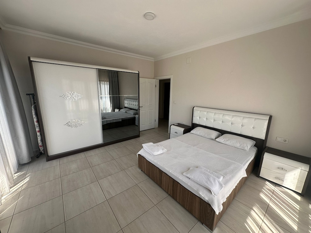 Classic Apartment, Annex Building
