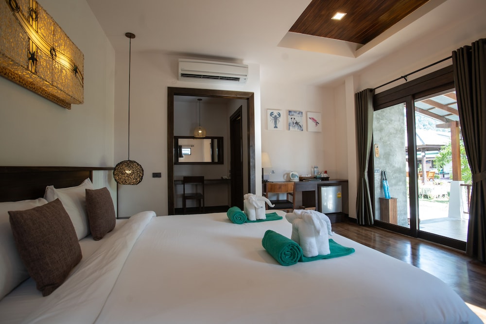 Deluxe Room - Photo 3
