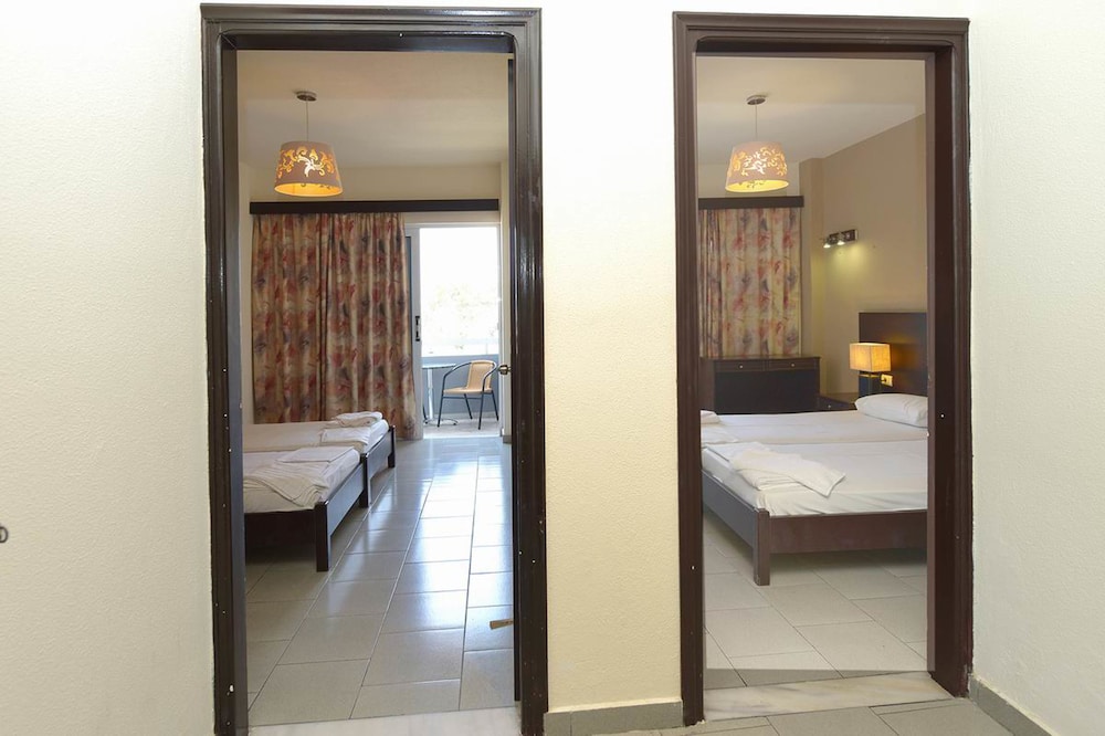 Basic Apartment, 2 Bedrooms photo 2