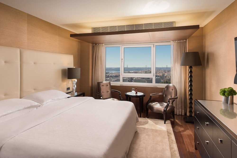 Executive Suite, 1 Queen Bed - Photo 3