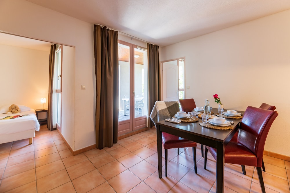 Superior Family Apartment - Photo 6