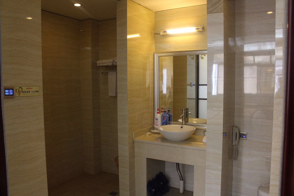 Deluxe Suite photo 3