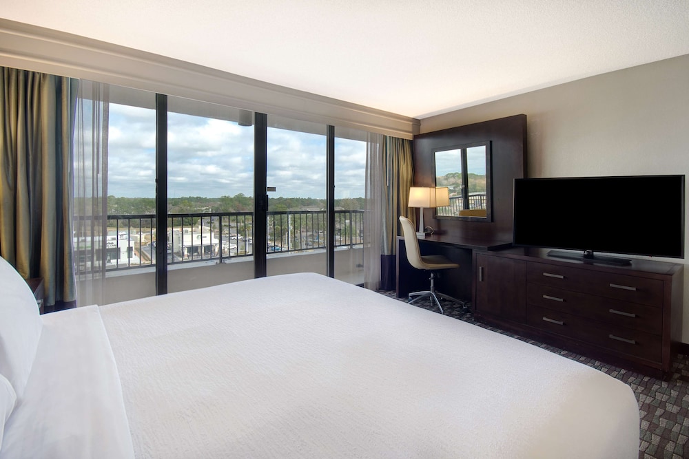 Suite, 1 King Bed, Balcony (Atrium) - Photo 2
