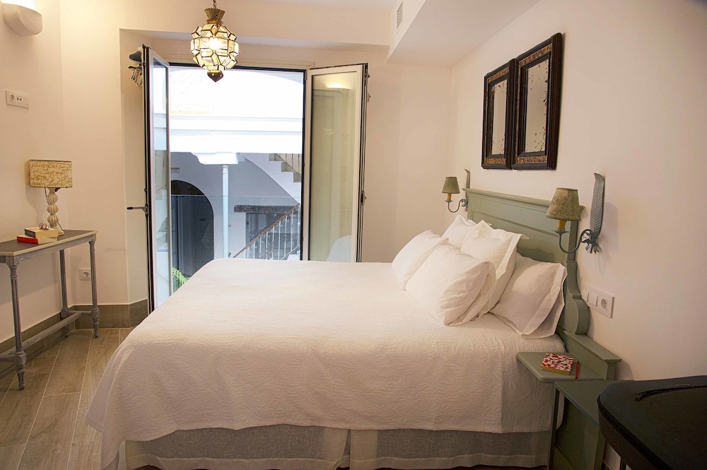 Deluxe Plus Apartment