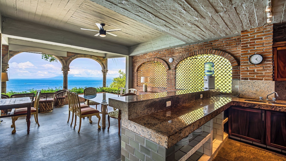 Deluxe Penthouse, Ocean View photo 3