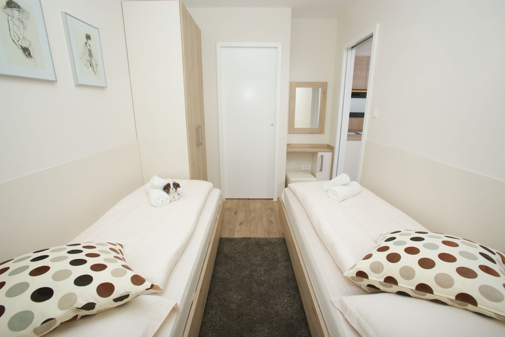 Exclusive Mobile Home photo 2
