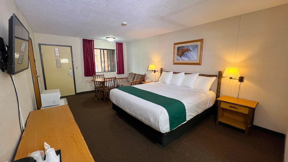 Room, 1 King Bed (Country Rustic) photo 1