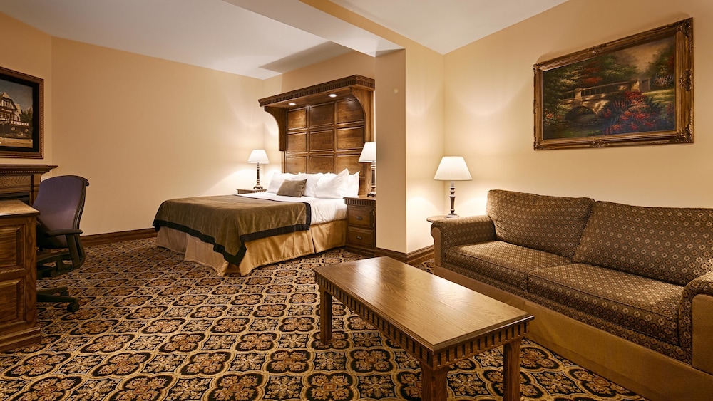 Suite, 1 King Bed, Non Smoking, Jetted Tub (Larger Room)