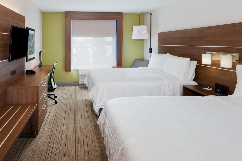 Suite, Multiple Beds - Photo 5