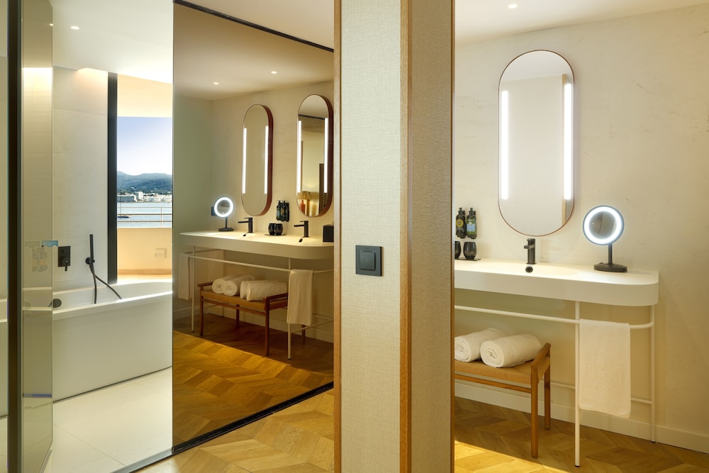 Suite, Sea View thumbnail 5