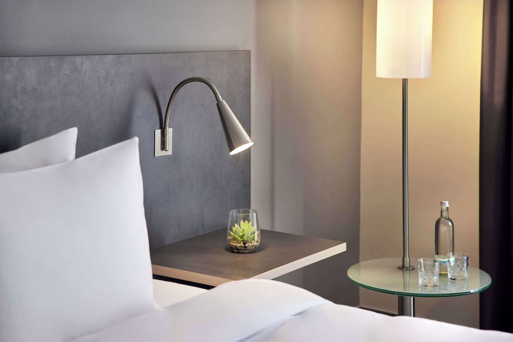 Deluxe Room, 1 King Bed - Photo 4