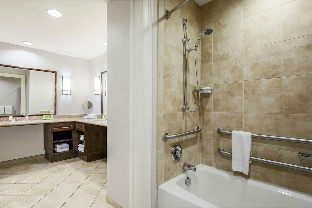 Room, 2 Queen Beds, Accessible - Photo 5