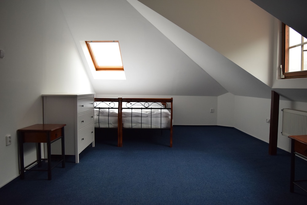 Premier Quadruple Room, 1 Bedroom, Ensuite, Courtyard Area photo 1