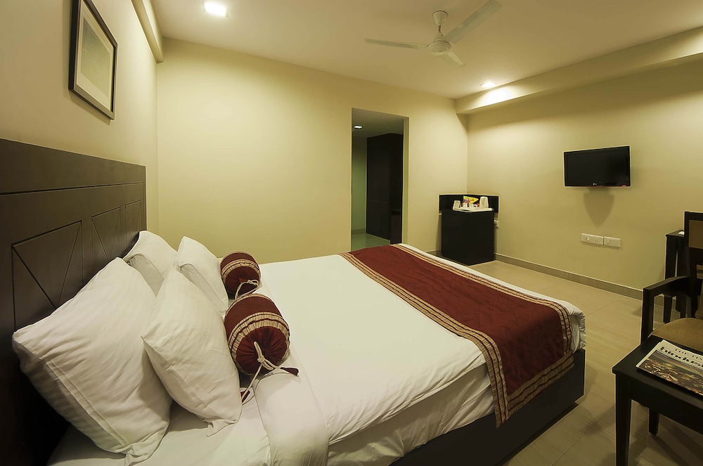 Deluxe Premium Room - Photo 7