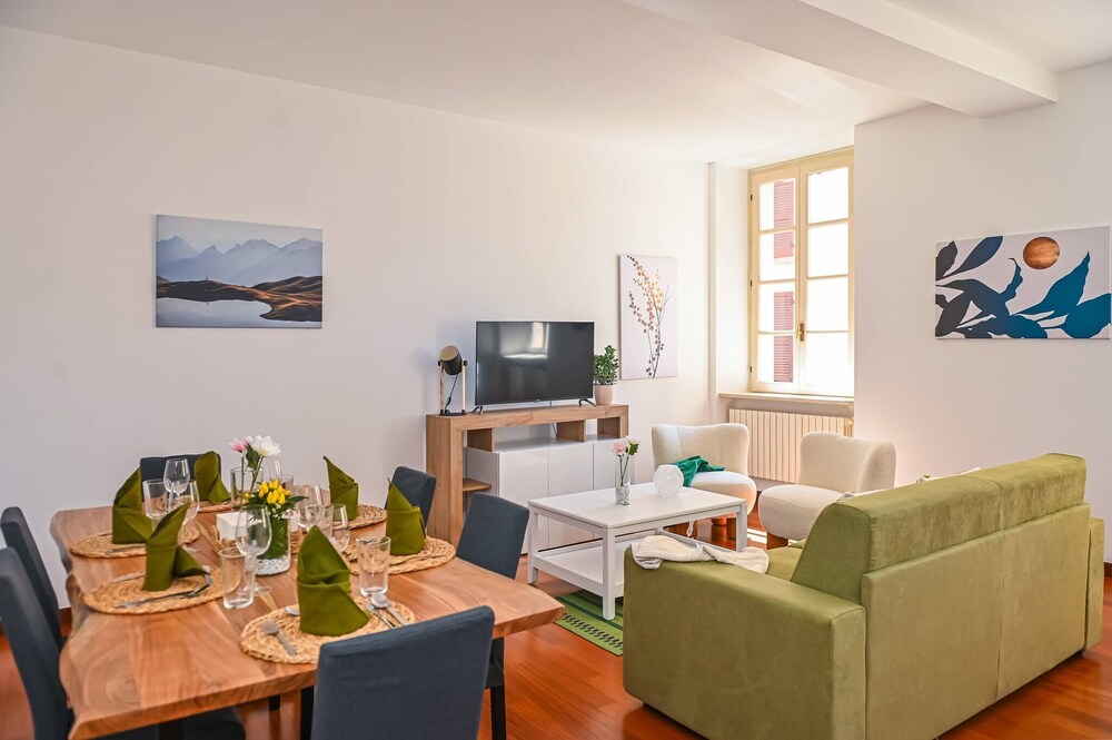 One & Only Lake View Apartment in Central Como, Photo 11