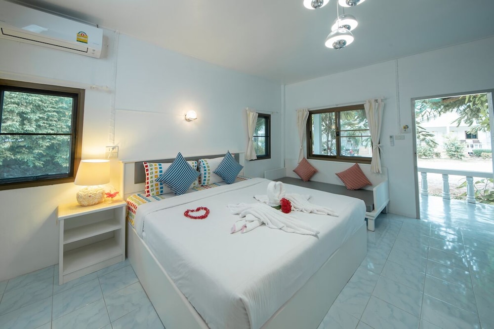 Deluxe Bungalow - Photo 3