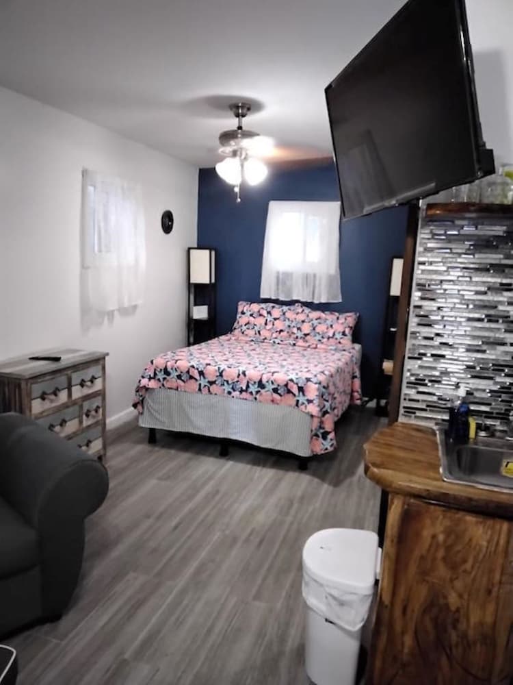 Premium Studio, 1 Queen Bed, Patio, Resort View