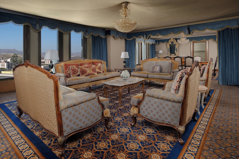 Royal Suite, Smoking - Photo 4