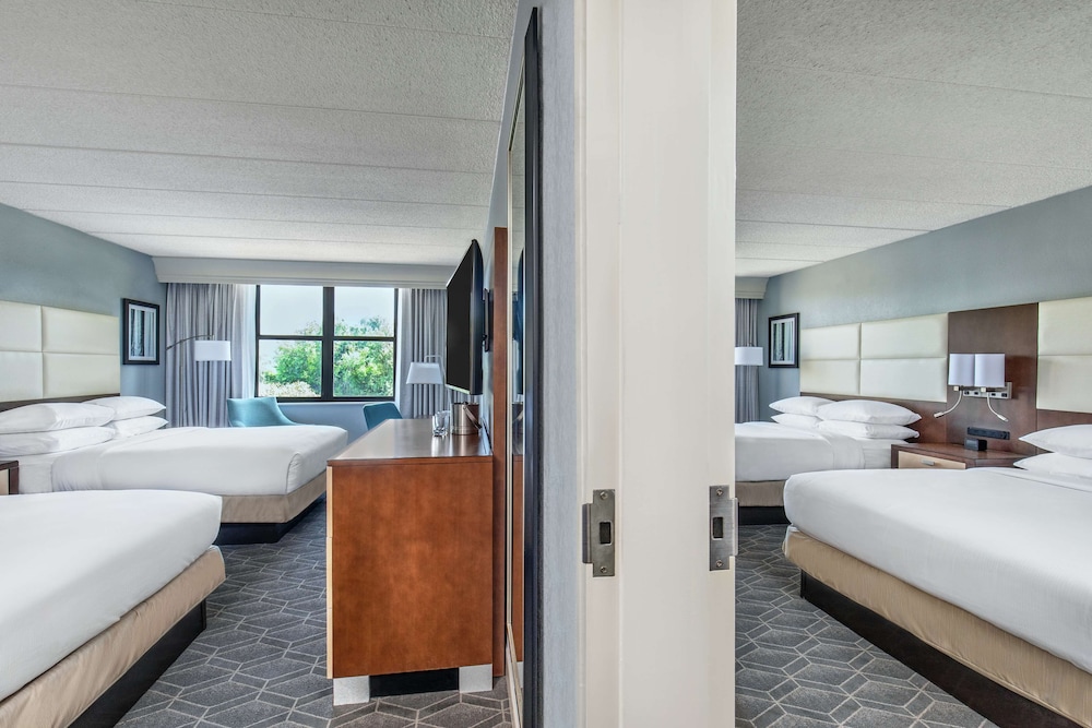 Room, 2 Queen Beds - Photo 8