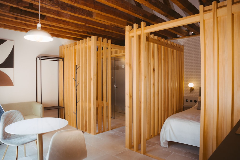 Luxury Studio Suite, City View