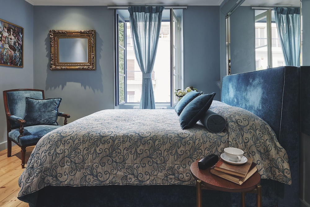 Romantic Studio Suite, Garden View photo 2