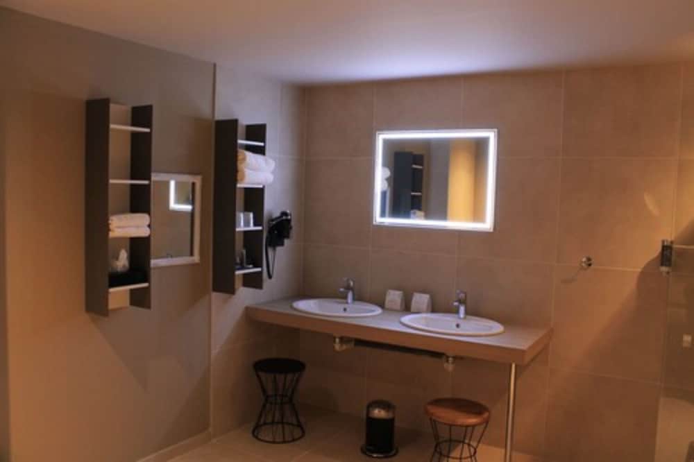 Superior Double Room, Accessible photo 3