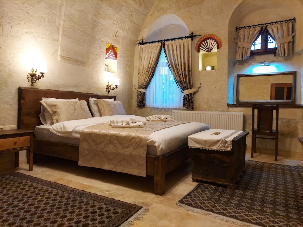 Deluxe Room - Photo 19