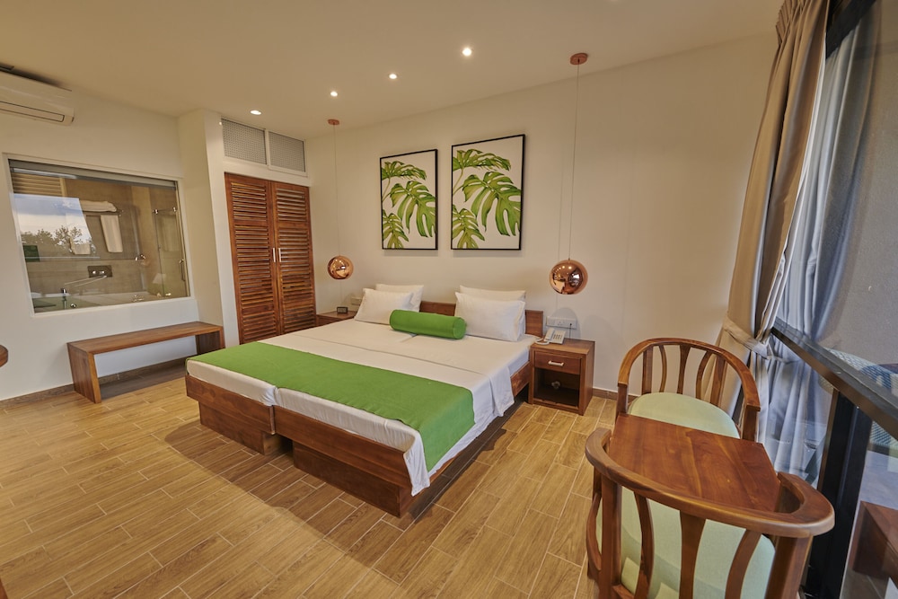 Deluxe Room, Non Smoking, Garden View - Photo 2