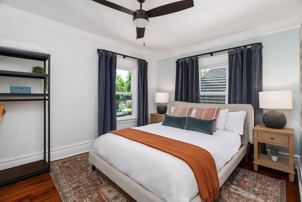 Zinfandel Room