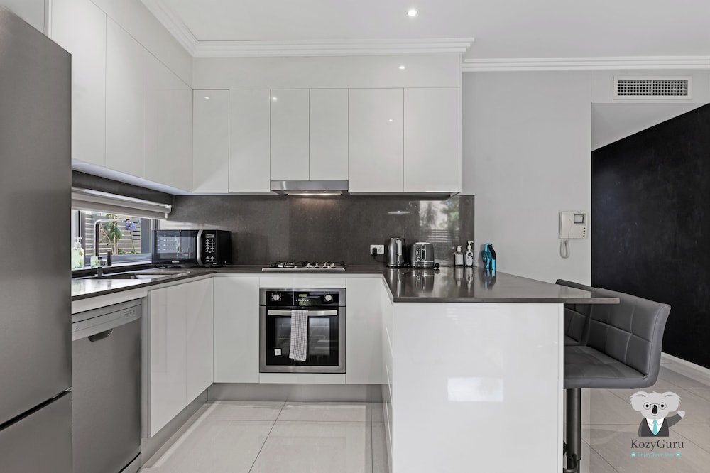 Classic Apartment, 2 Bedrooms (NRY241) photo 3