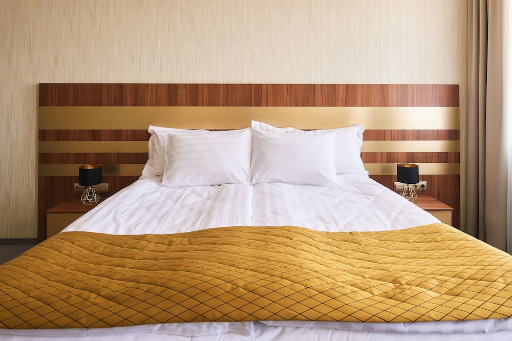 Junior Suite, 1 Queen Bed with Sofa bed photo 2
