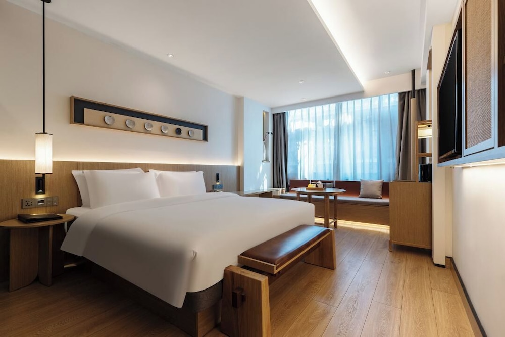 Superior Double Room, City View