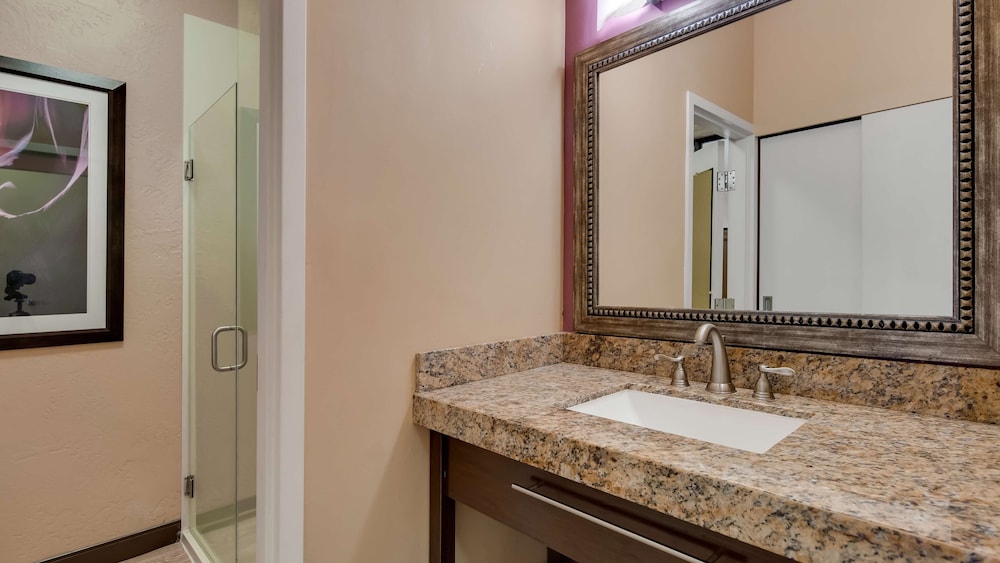 Standard Room, 2 Queen Beds, Non Smoking (Walk-in Shower) - Photo 5