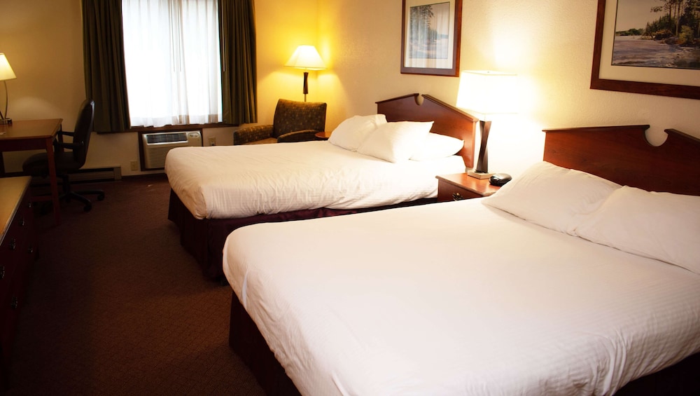 Room, 2 Queen Beds, Non Smoking (Non Pet-Friendly) photo 2