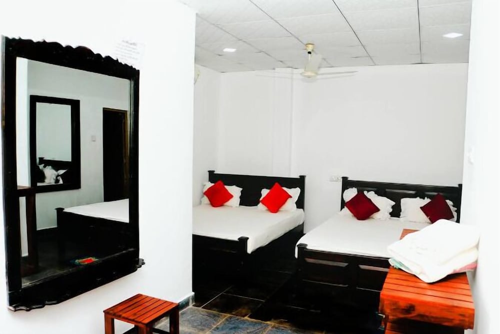 Comfort Room, Balcony, Lake View photo 2