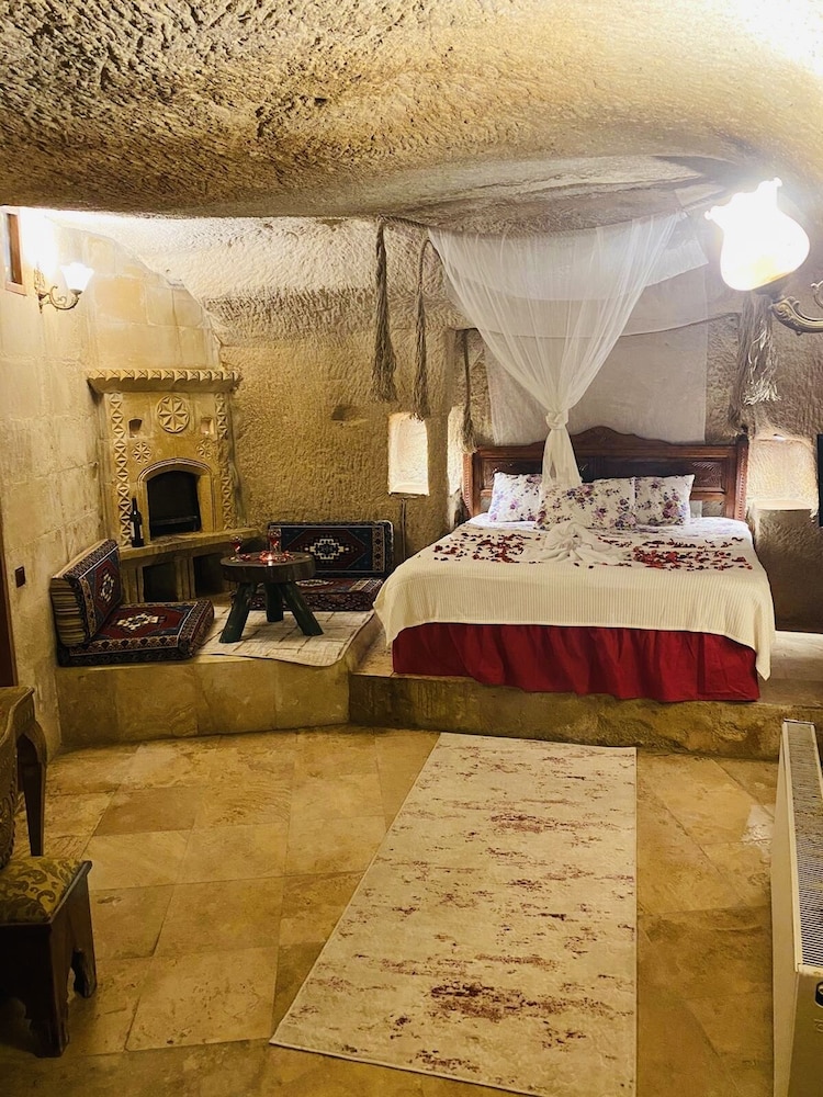 Classic Studio, 1 Bedroom, Fireplace photo 1
