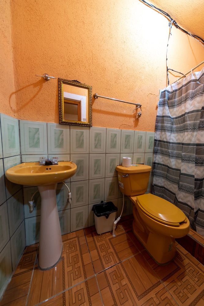Single Room, Private Bathroom photo 2