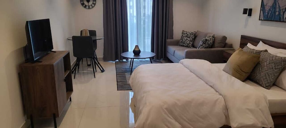 Deluxe Studio Suite