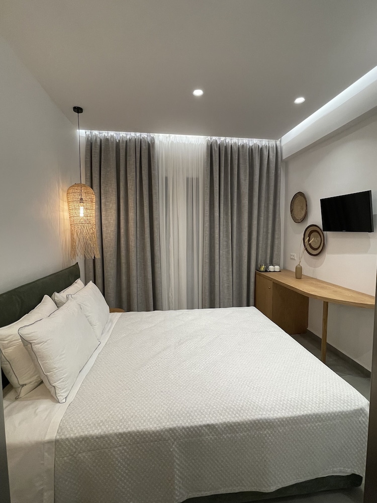 Double Room with Outdoor Hot Tub - Photo 1